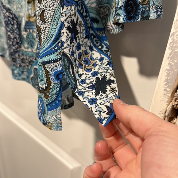 NWT- Joan Rivers Classics Collection, Print Textured Blouse, long Sleeves - Picture 12 of 12